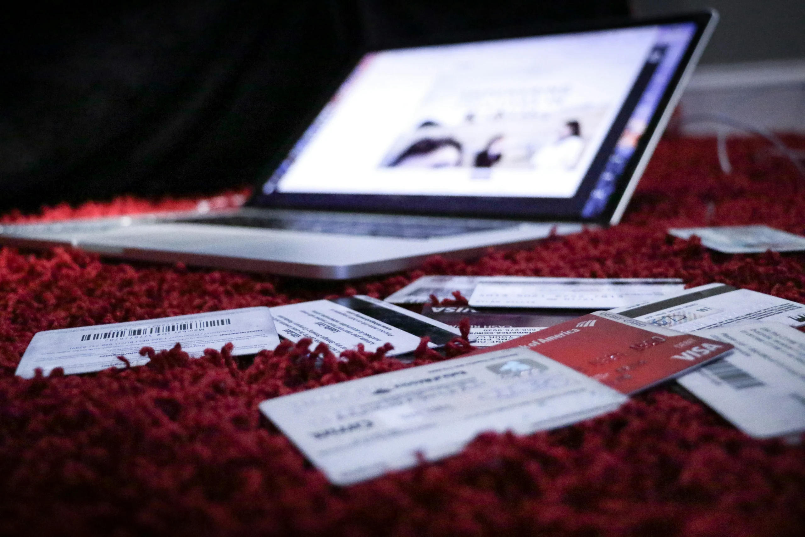 Bolttech: Malaysians Expect Scams, Yet Many Still Fall Victim 6 Unsplash Dylan Gillis scaled