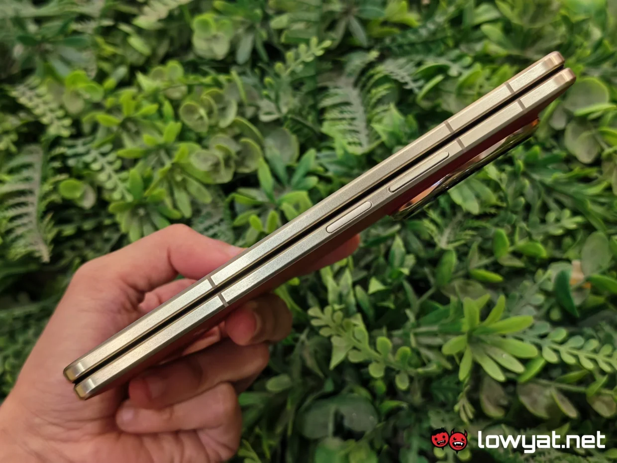 HONOR Magic V6