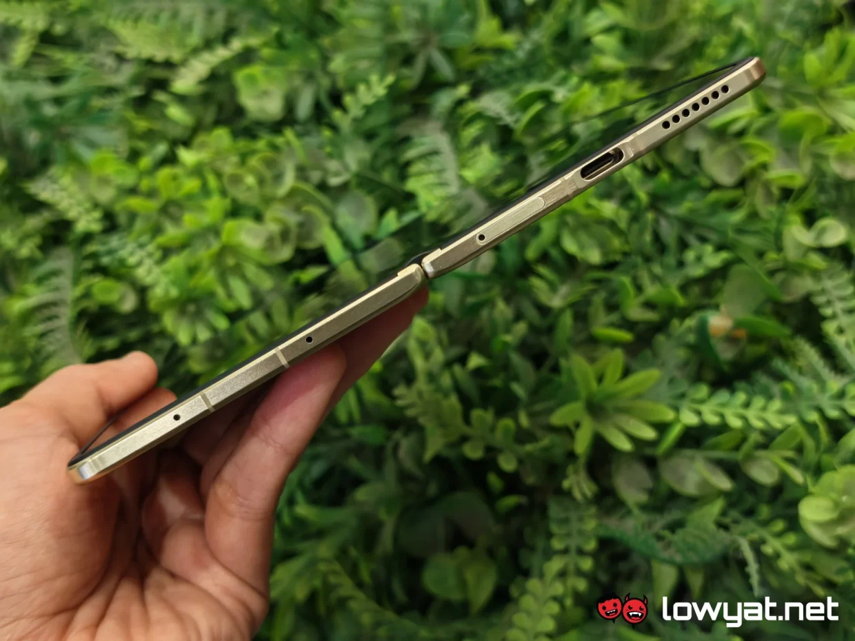 HONOR Magic V6