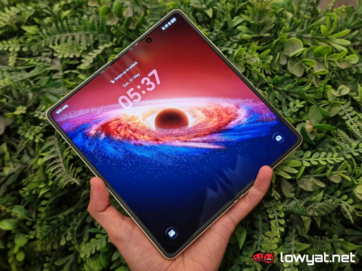 HONOR Magic V6
