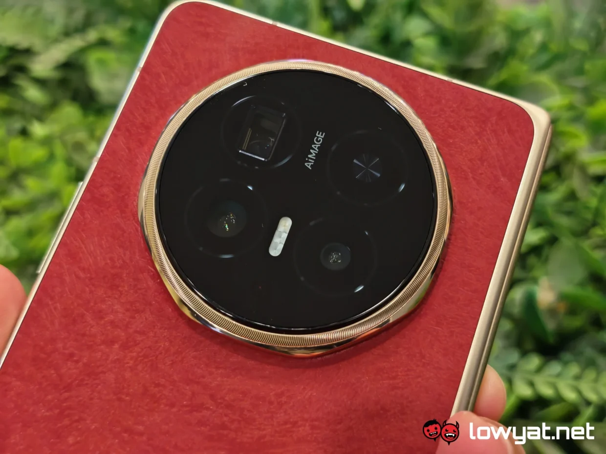HONOR Magic V6