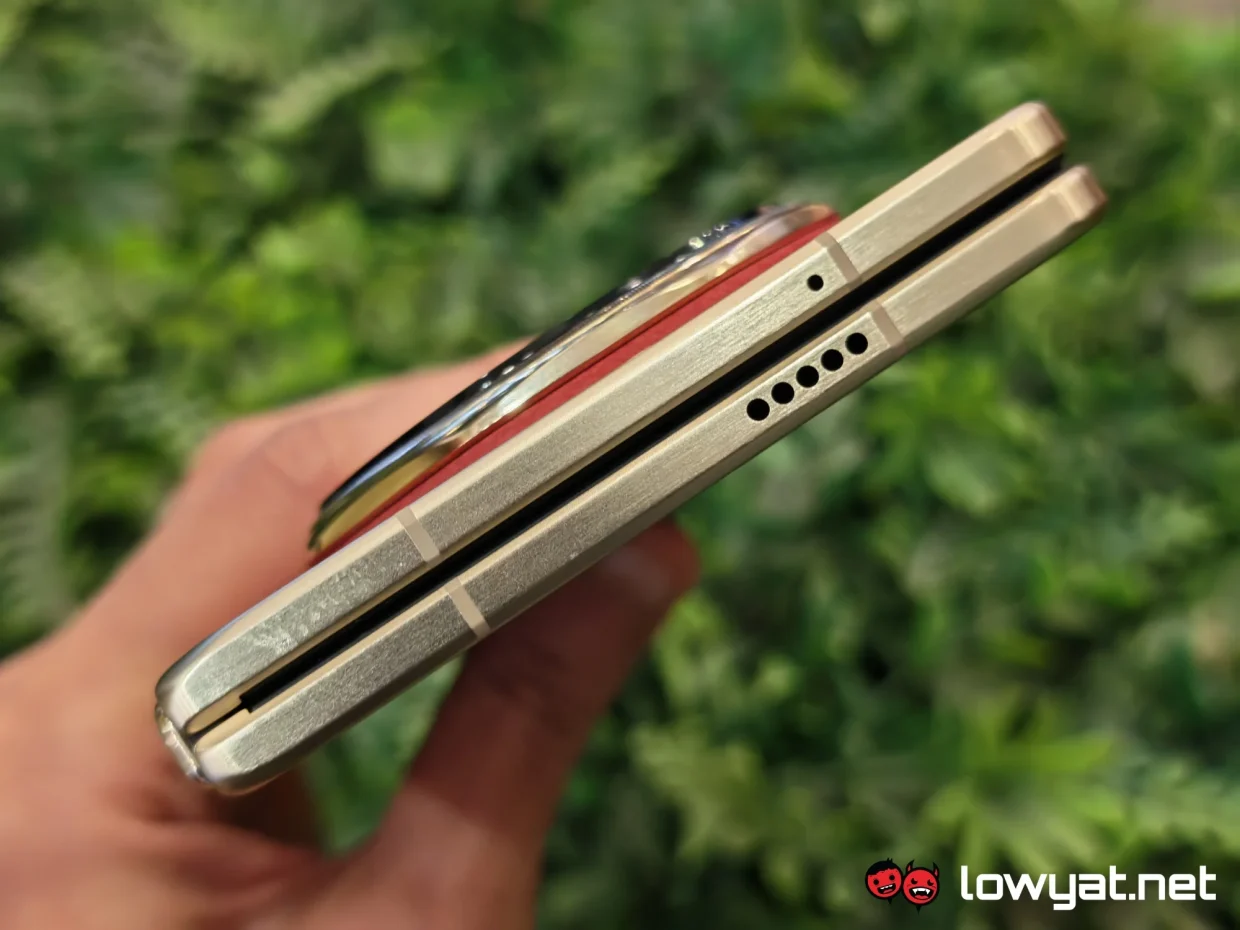 HONOR Magic V6