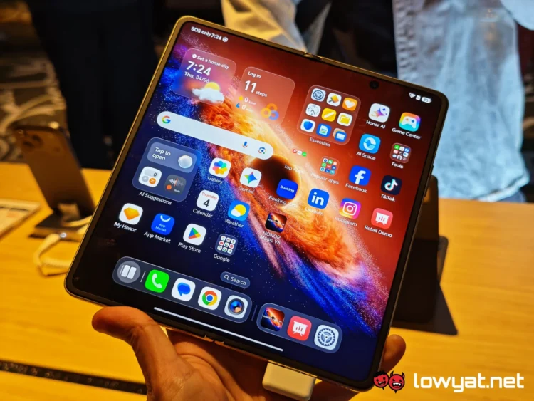 HONOR Magic V6