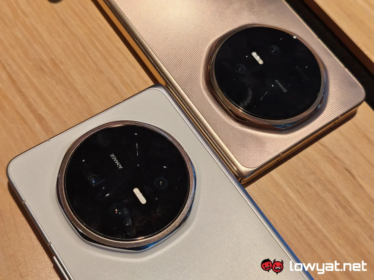 HONOR Magic V6