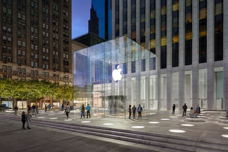 Apple Plans Smart Glasses Reveal For WWDC 2027 While It Irons Out Privacy Kinks 1 Apple Store Fifth Avenue 1200 x 800