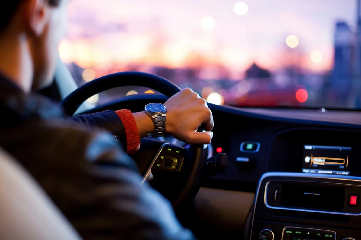 Driving With Suspended Licence Could Mean Up To Three Years In Jail Under New Bill 2 Driving Stock Image