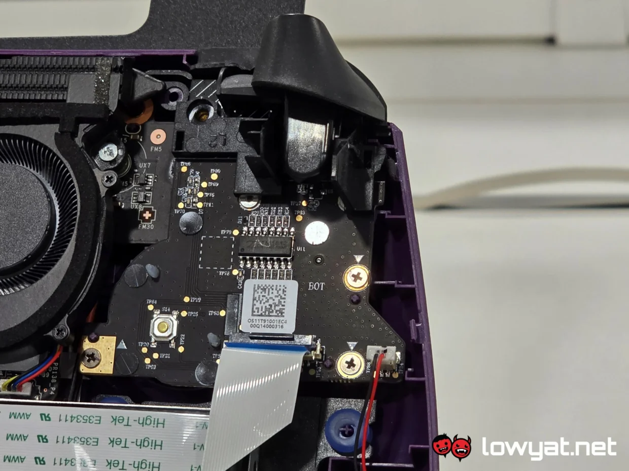 MSI Claw EX 8 AI+ Review: All Hail Panther Lake 10 MSI Claw EX 8 AI Review 6