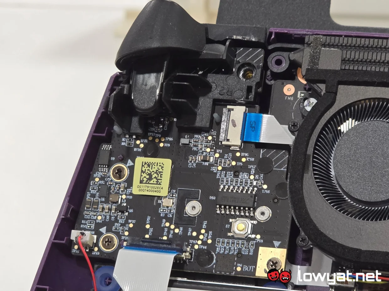 MSI Claw EX 8 AI+ Review: All Hail Panther Lake 9 MSI Claw EX 8 AI Review 7