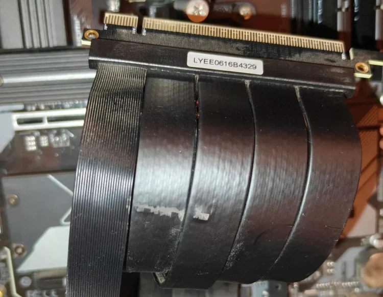 Vertically Mounted NVIDIA RTX 5090 Melts PCIe Riser Cable 1 Image: Reddit.