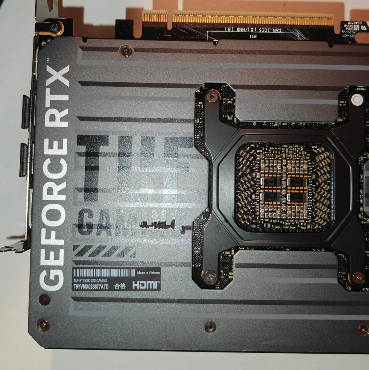 Vertically Mounted NVIDIA RTX 5090 Melts PCIe Riser Cable 2 PCIe Riser 5.0 Cable Metled backplate RTX 5090 2