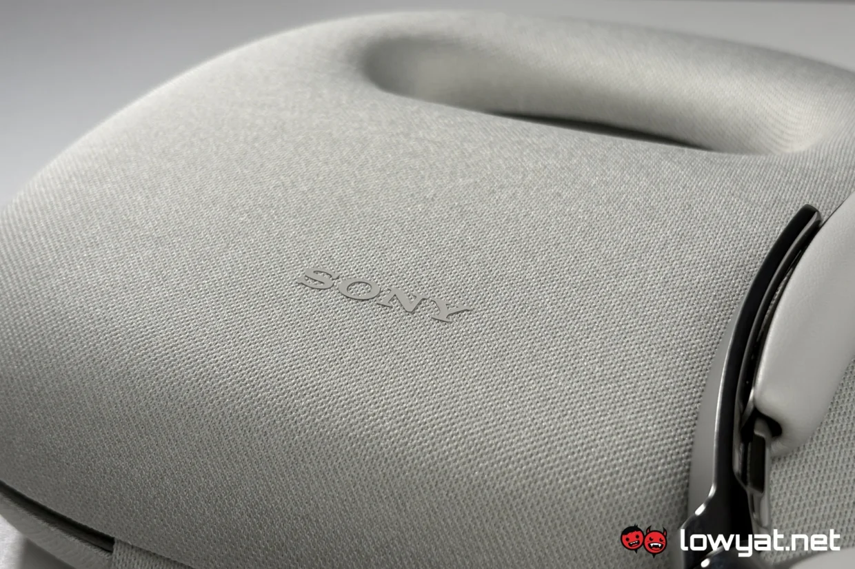 Sony 1000X The Collexion Review: Out Of The High-End And Into The Premium 15 Sony 1000X The Collexion case