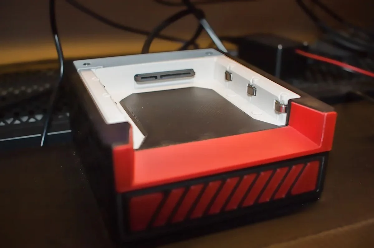 PC Gamers Transform 2.5-Inch SATA SSDs into "Game Cartridge" That Boot When Plugged In 3 Steam Game Cartridge 5