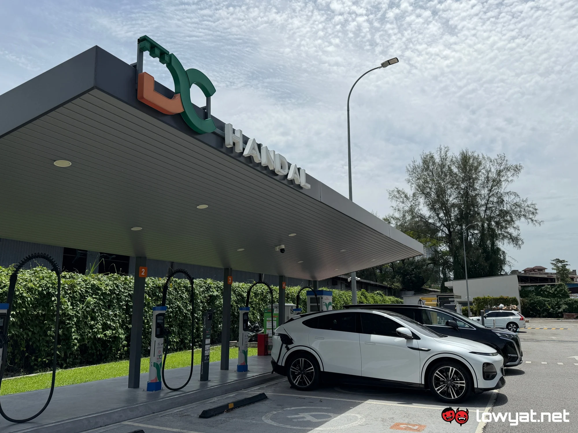 Malaysia Has Over 6,400 Public EV Chargers As Of May 2026; Targets 30,000 By 2030 48 dc handal ev chargers charger charging station