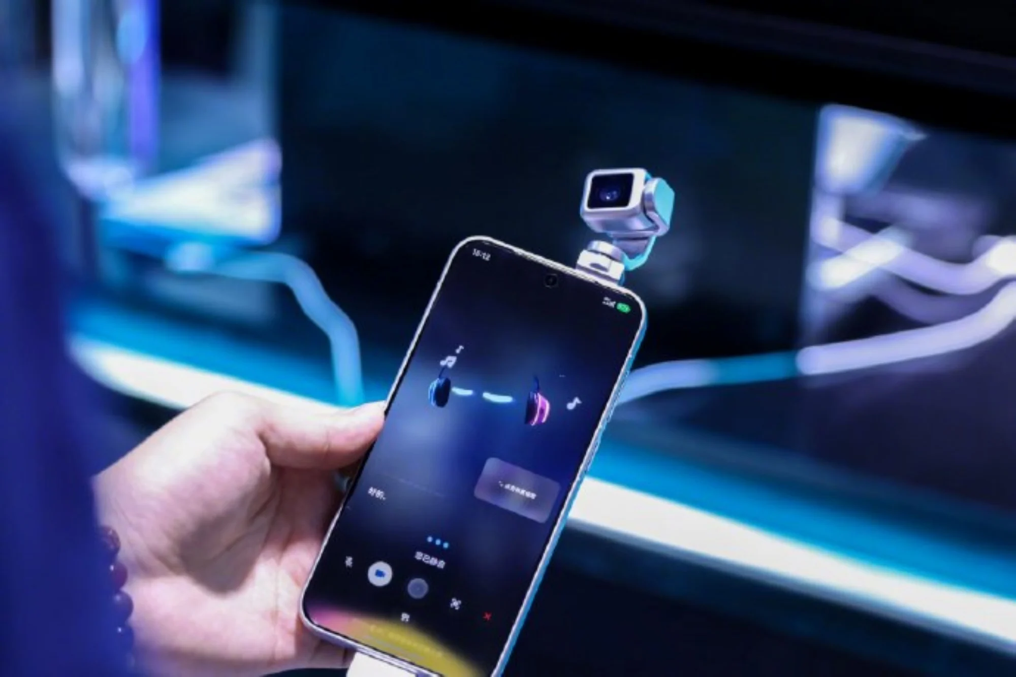 HONOR Opens Robot Phone Pre-Orders In China Ahead Of August Launch 3 HONOR Robot Phone