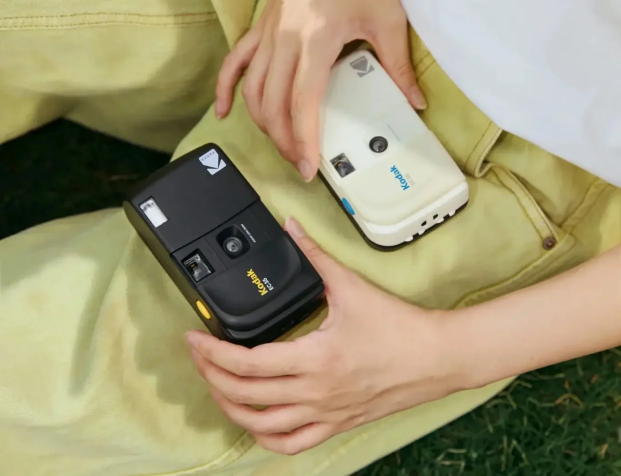 Kodak Unveils New EC35 Film Camera With Retro Sliding Lens Cover 2 kodak reto ec35