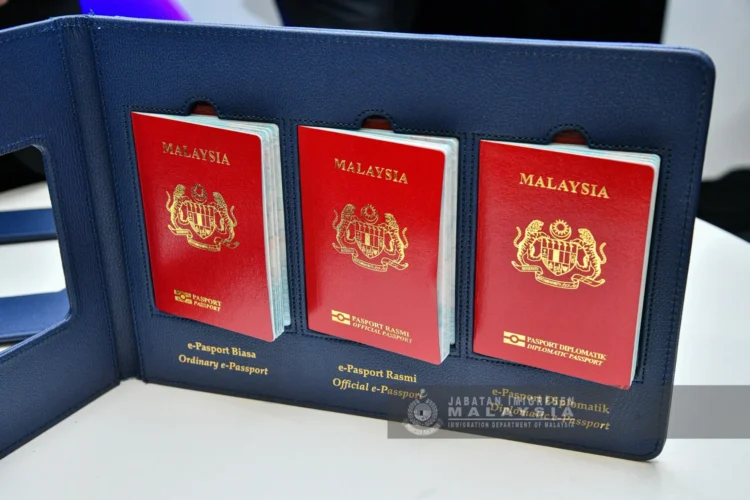 Applications For 10-Year Malaysian Passport Now Available Via Walk-In Only 1 Malaysia 10-year passport
