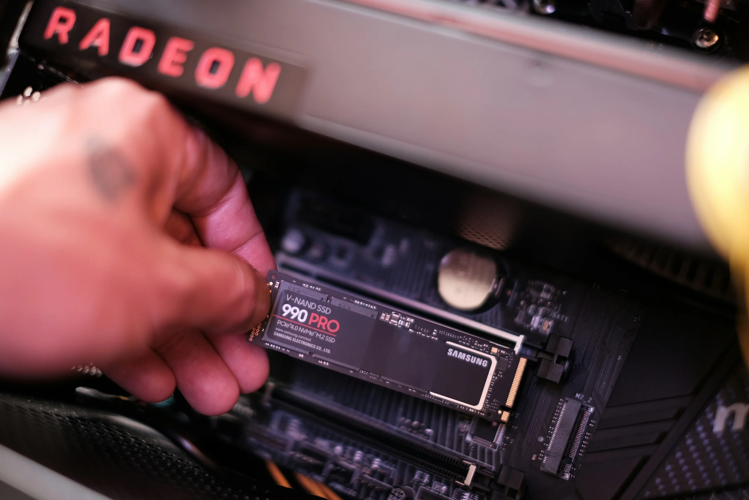 Redditor Exposes Fake 16TB SSD Scam After Finding Weights And A microSD Card Inside 2 samsung memory unsplash scaled