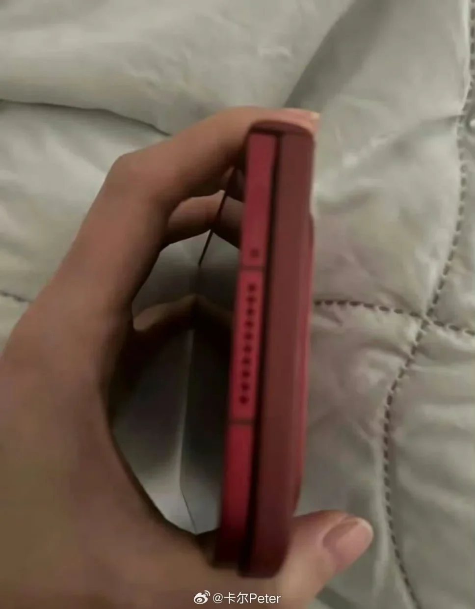 Alleged Photos Of Xiaomi 18 Fold Appear Online With “Dark Cherry” Colourway 3 Alleged Photos Of Xiaomi 18 Fold
