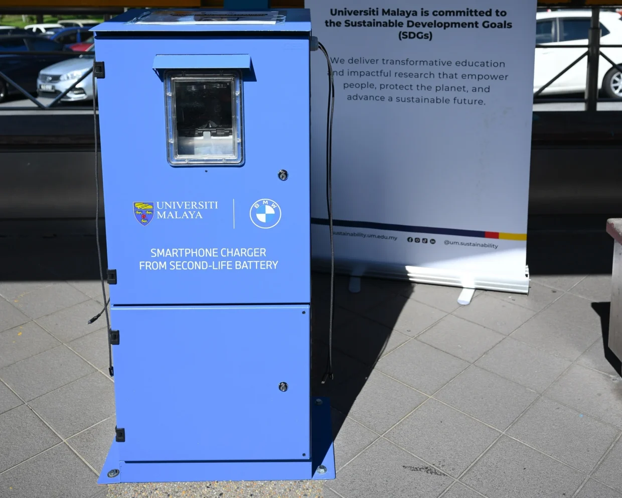 BMW UM second life battery phone charging station close