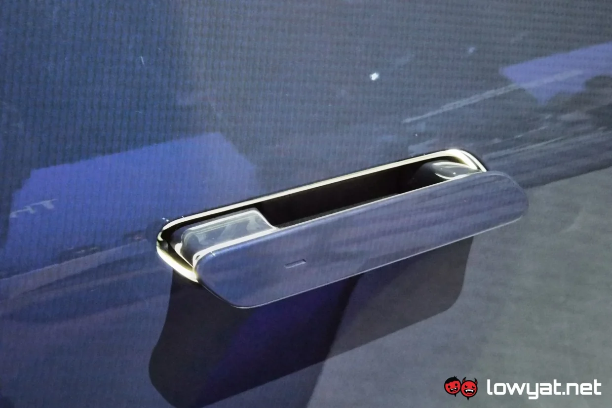 BMW iX3 50 xDrive M Sport Pro door handle