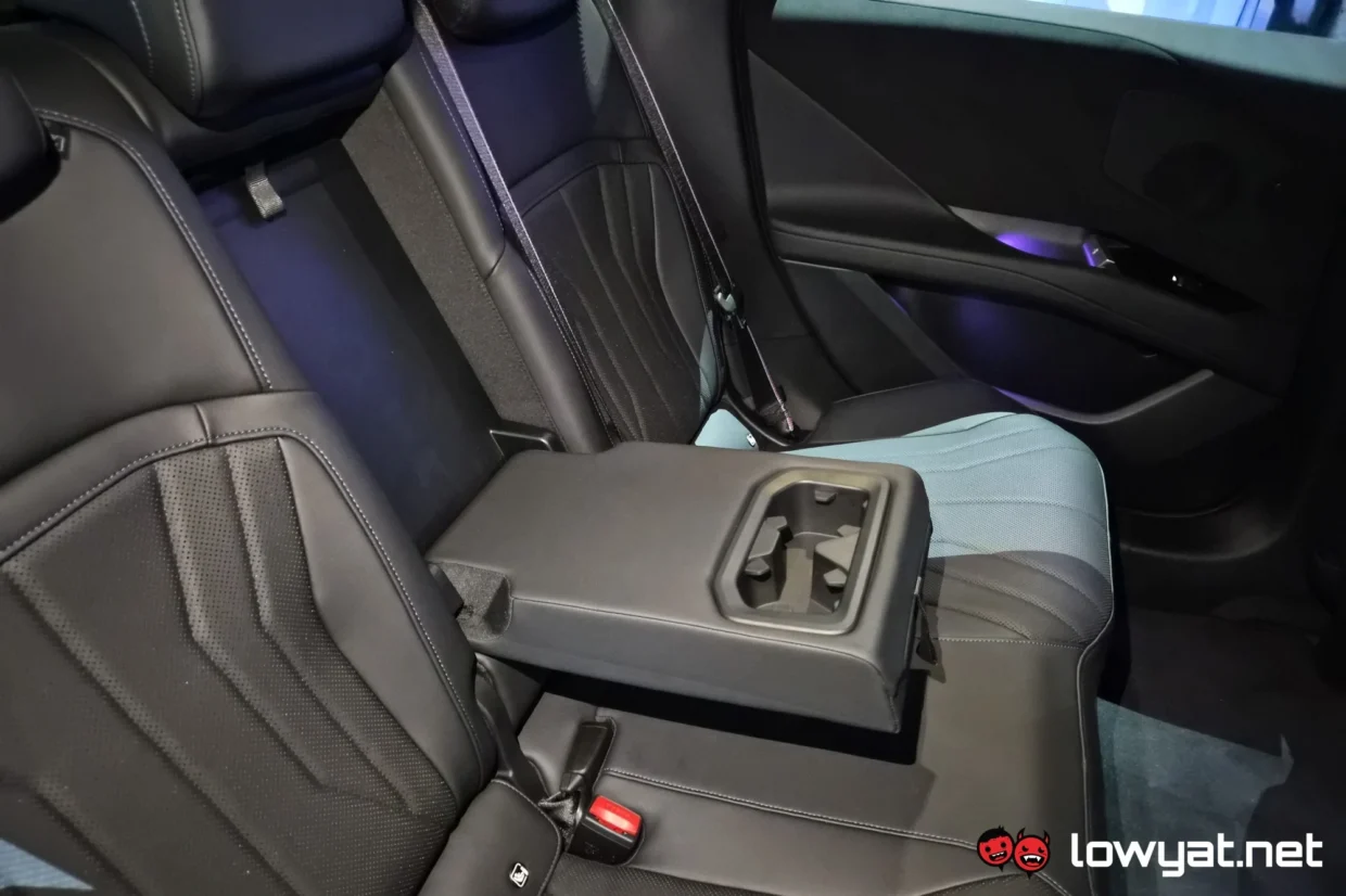 BMW iX3 50 xDrive M Sport Pro rear armrest