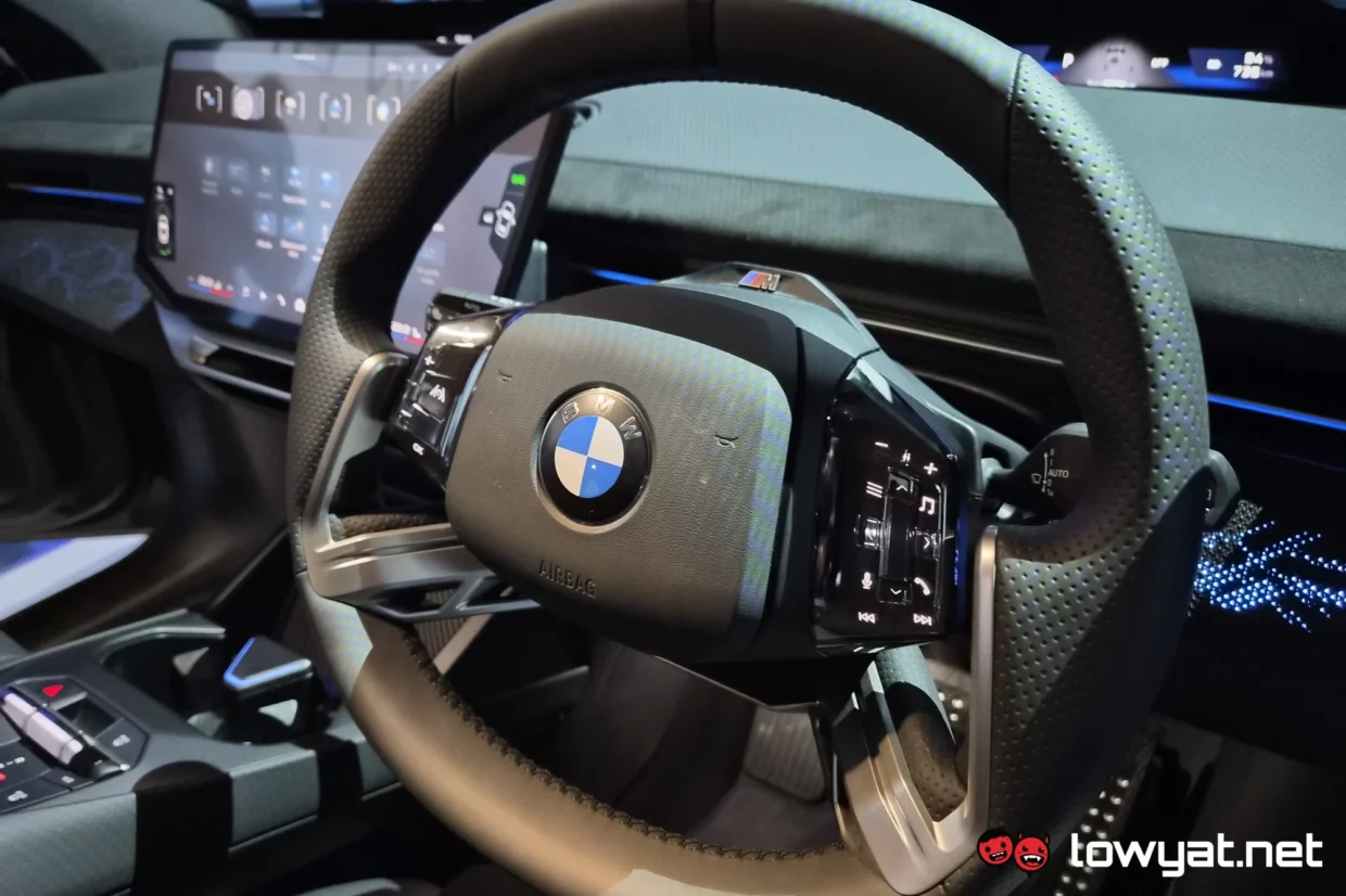 BMW iX3 50 xDrive M Sport Pro steering