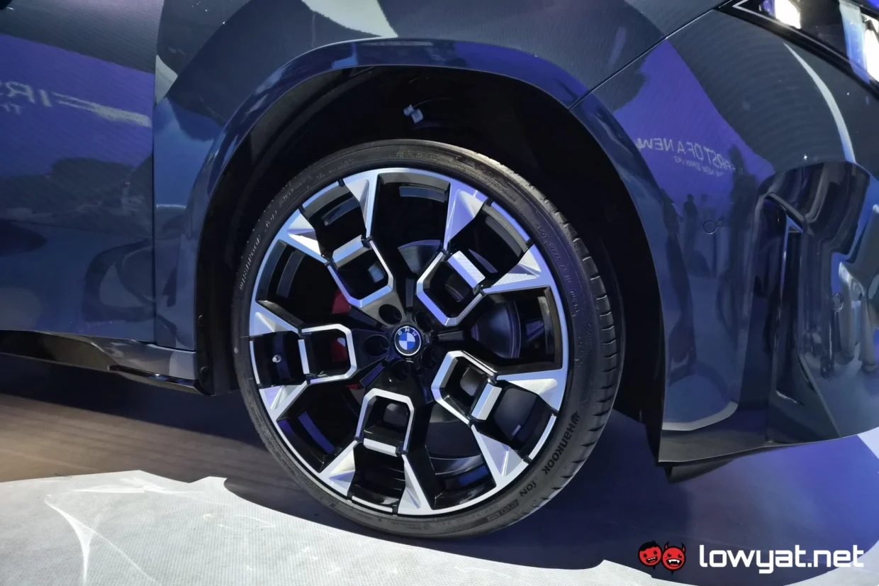 BMW iX3 50 xDrive M Sport Pro wheel
