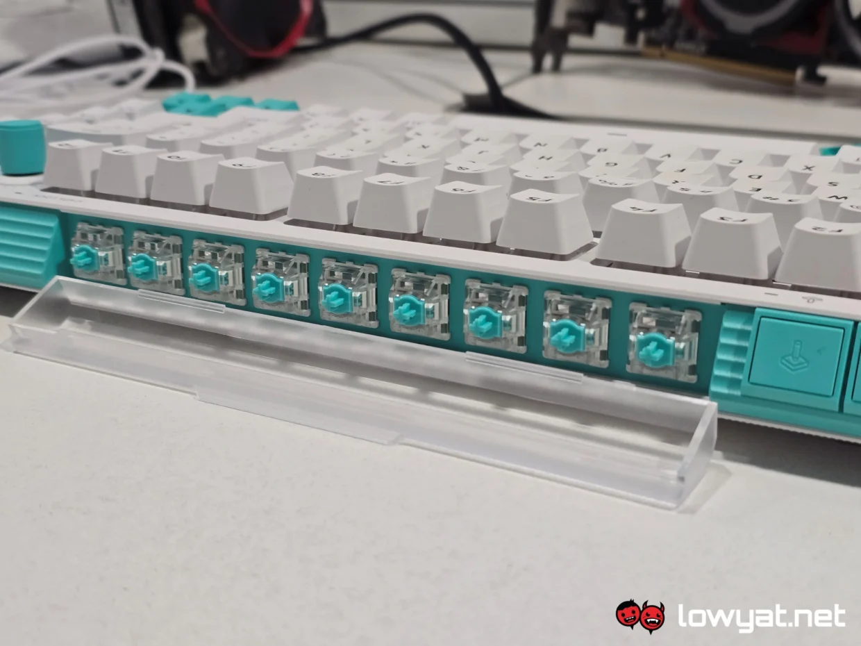 Logitech G512 X 75 Review: Tons Of Fun, Save For The Size 15 Logitech G512 X 75 Review 18