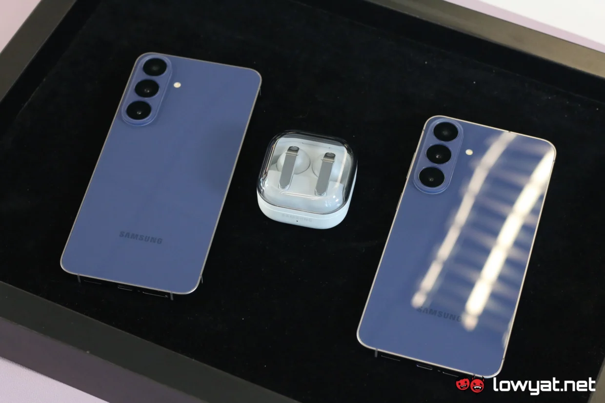 Samsung Galaxy S26 FE Hands On: The Same "Familar Design, Updated Internals" Move 8 Samsung Galaxy S26 FE Early Look 5