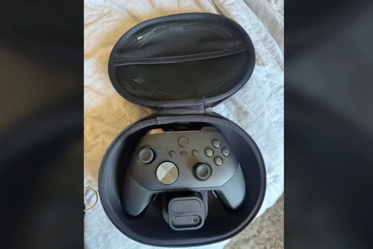 Live Images Of Xbox Elite 3 Controller Prototype Appear Online 1 Xbox Elite 3 live