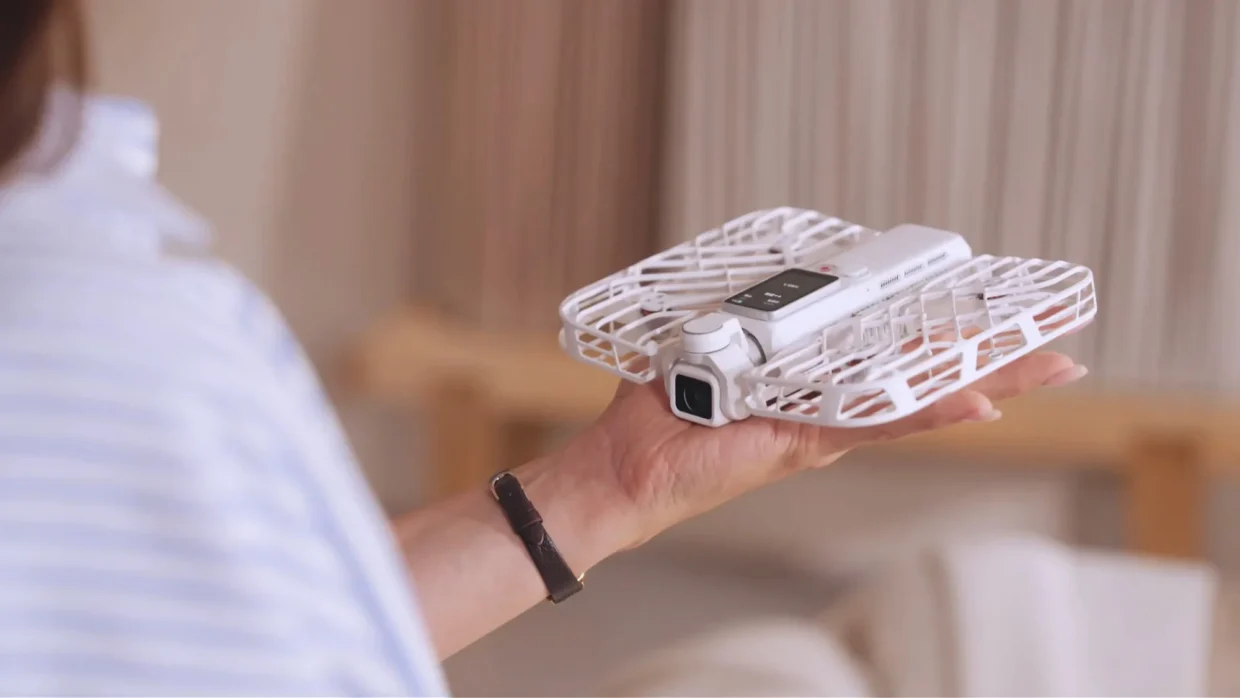 The HOVERAir Versa Is The World's First Flying Pocket Camera 6 HOVERAir Versa