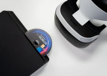 pexels-cottonbro-studio-sony-playstation-disc