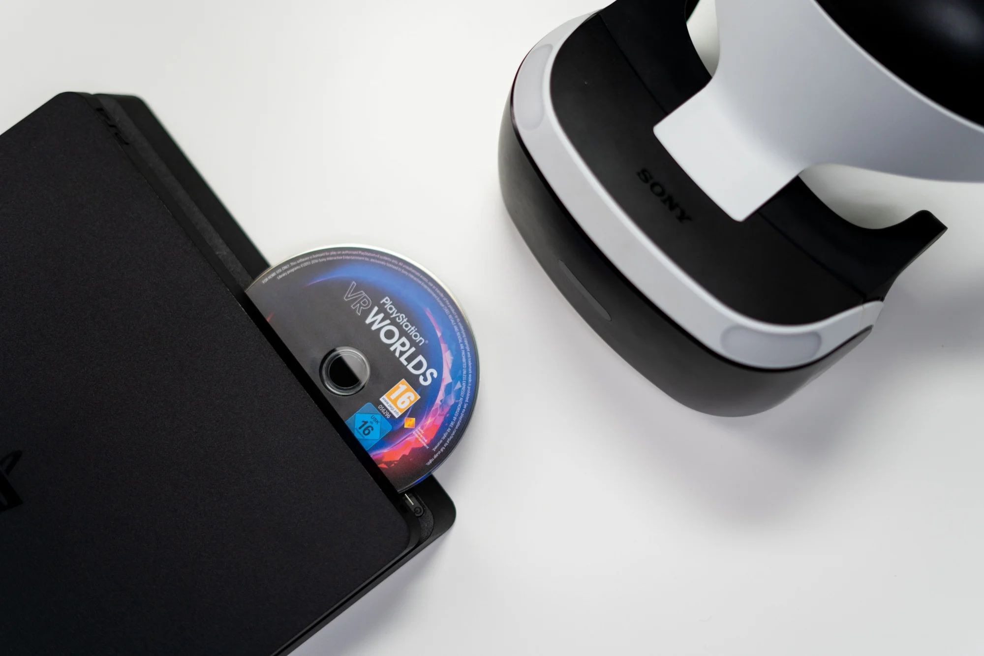Sony Reaffirms Plans To End PlayStation Game Discs Despite Backlash 4 pexels-cottonbro-studio-sony-playstation-disc