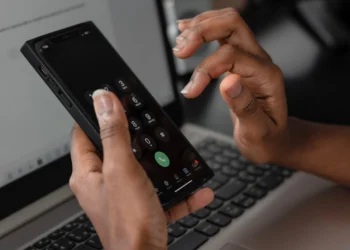 Scammers remote-access tools