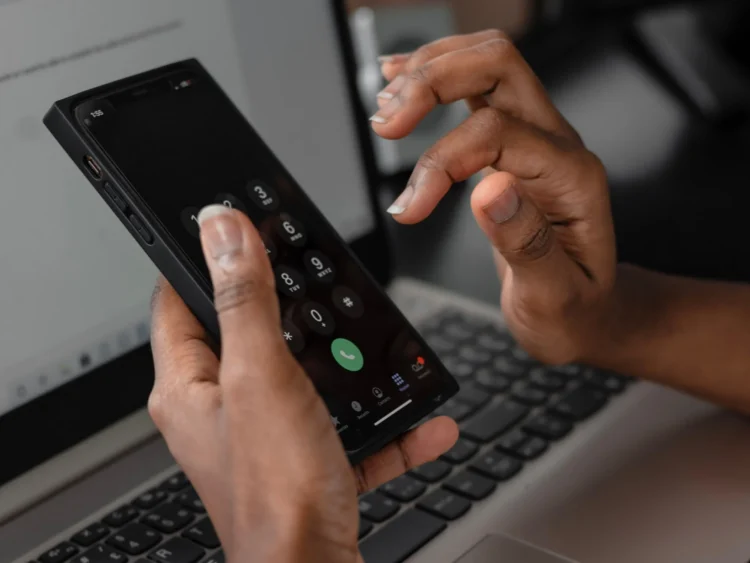 Scammers Are Using Remote-Access Tools To Take Over Victims’ Phones 1 Scammers remote-access tools