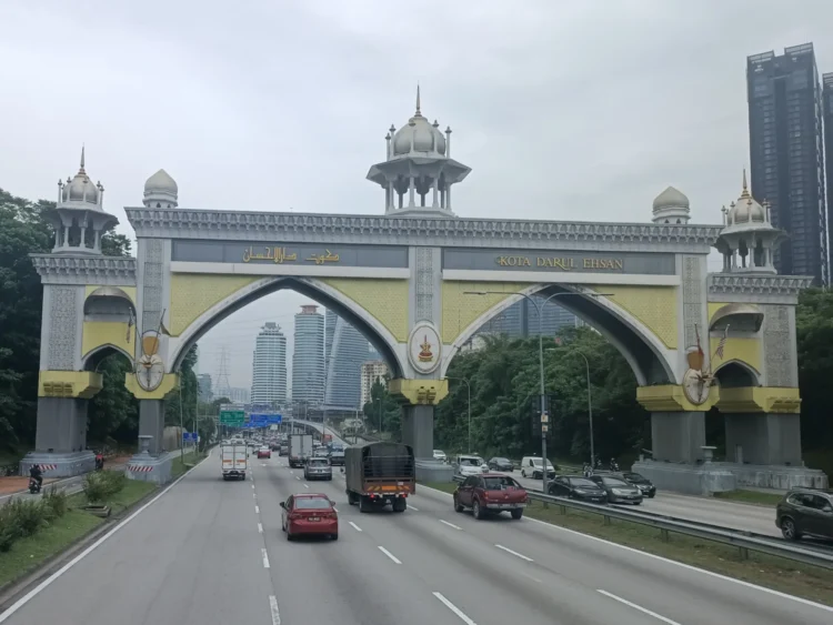 Selangor Plans To Introduce A New Super App To Bring 12 Local Councils Under One Platform 1 selangor border