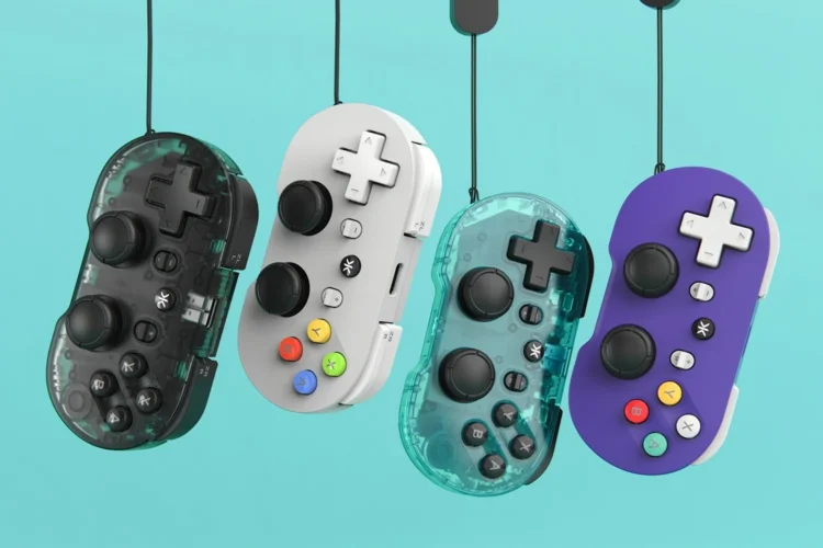 CRKD Is An Accessory Maker With A Palm-Sized Controller With TMR Sticks 1 CRKD Atom+ 2