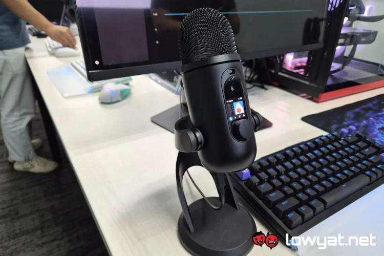 The New Logitech Yeti 2 Has A Voice Proximity Sensor And An LED Screen 1 Logitech G Blue Yeti 2 6