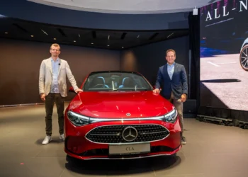 Mercedes-Benz CLA 200 hybrid
