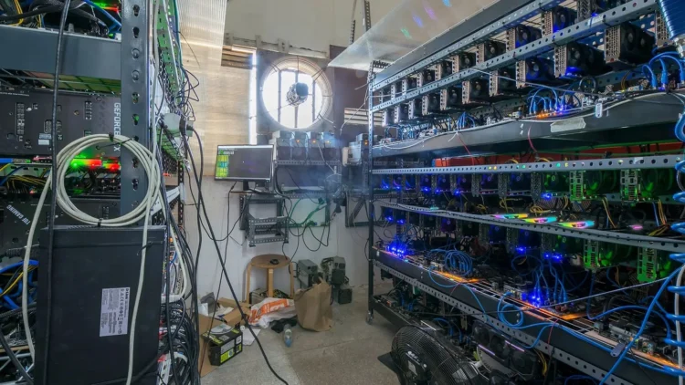 Mexican Authorities Seized A Cryptomining Farm Owned By The Mexican Cartel 1 Image: Getty Images via Tom's Hardware.