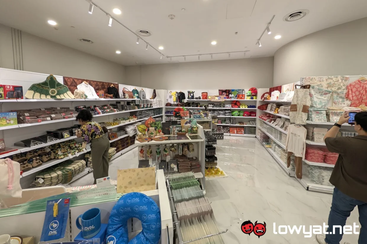 Pokemon Centre, Nintendo Pop-Up Stores Open At Ombak KLCC 32 Nintendo popup merch 5