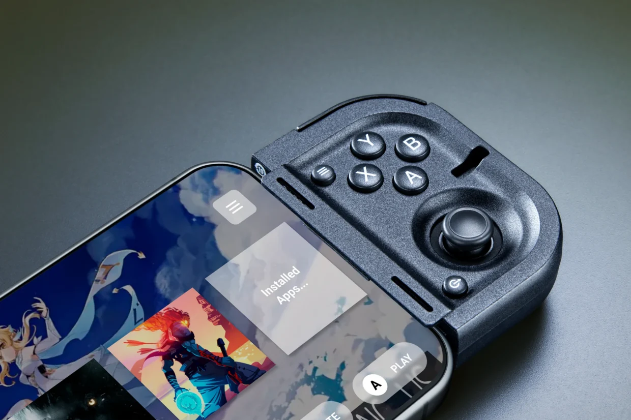 The Razer Prio Is A Very Collapsible Mobile Controller 4 Razer Prio closeup right