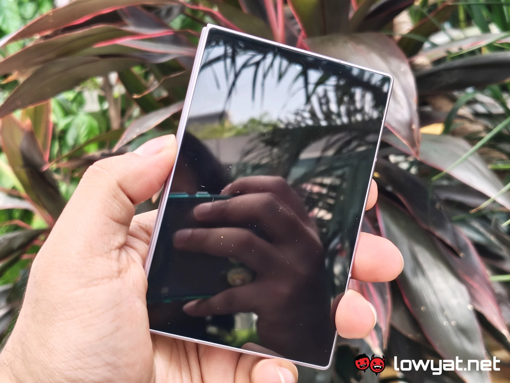 Samsung Galaxy Z Fold8 Review: Bigger Changes, Bigger Compromises 4 Samsung Galaxy Z Fold8 Review