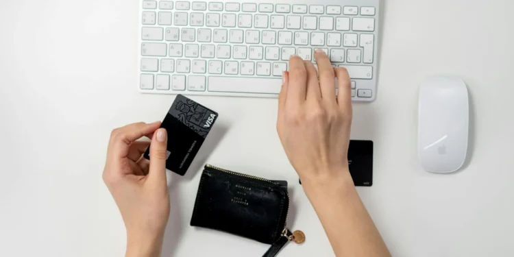 cottonbro online shopping pexels hires e-commerce