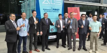 ALS RoboVan launch with Transport Mnister Anthony Loke