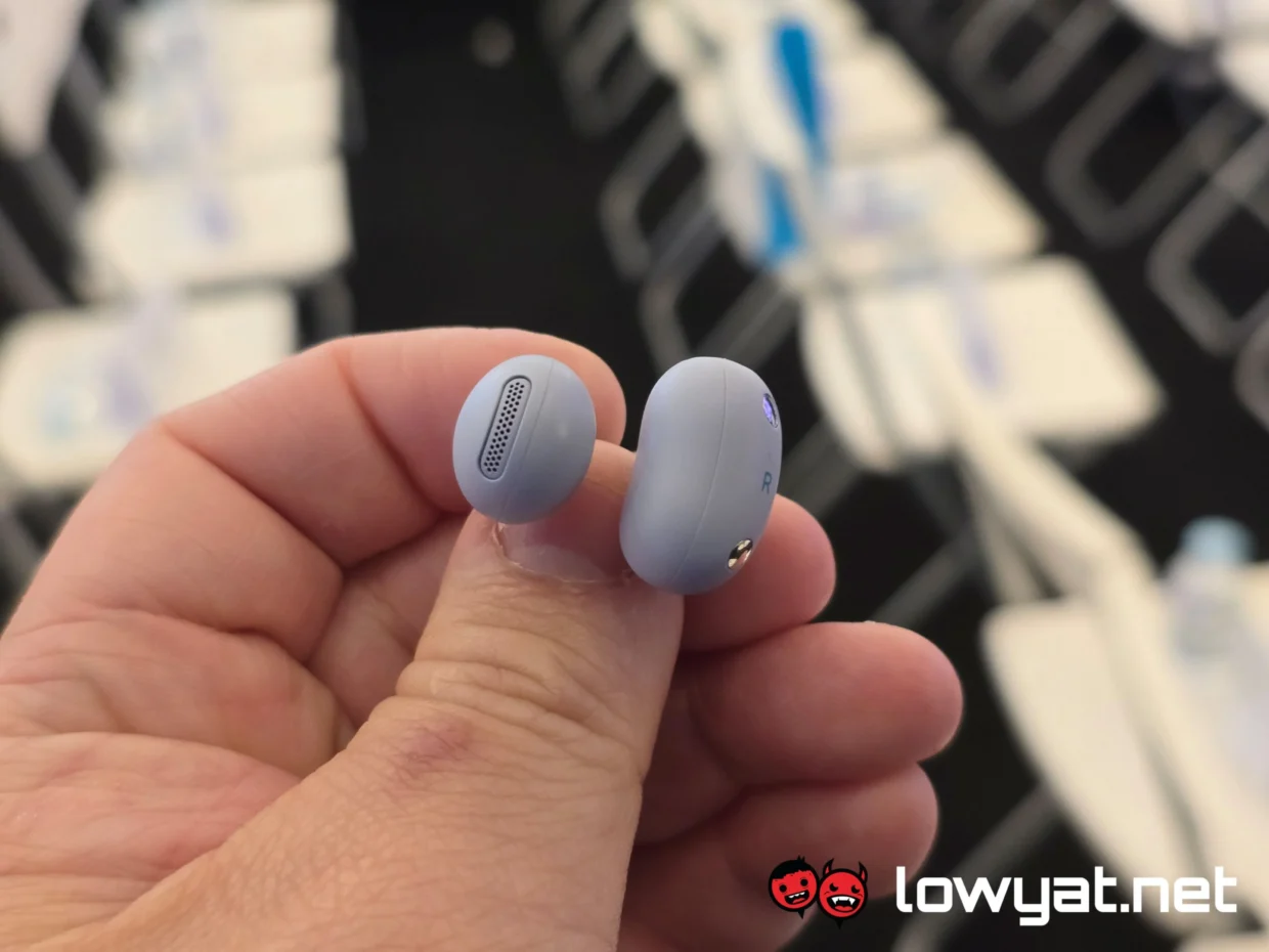 Anker Launches New Powerbank, Charging Adapter, And Open-Ear Earclips 21 Anker Soundcore Aeroclip 2 3