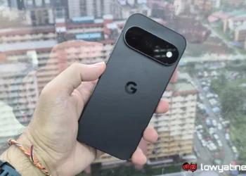 Google Pixel 11 Pro back hand