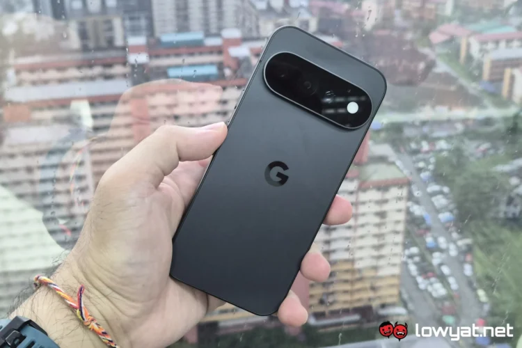 Google Pixel 11 Pro back hand