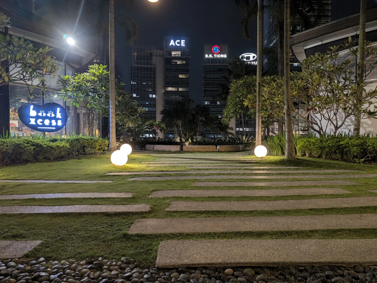 Google Pixel 11 Pro sample 4 night