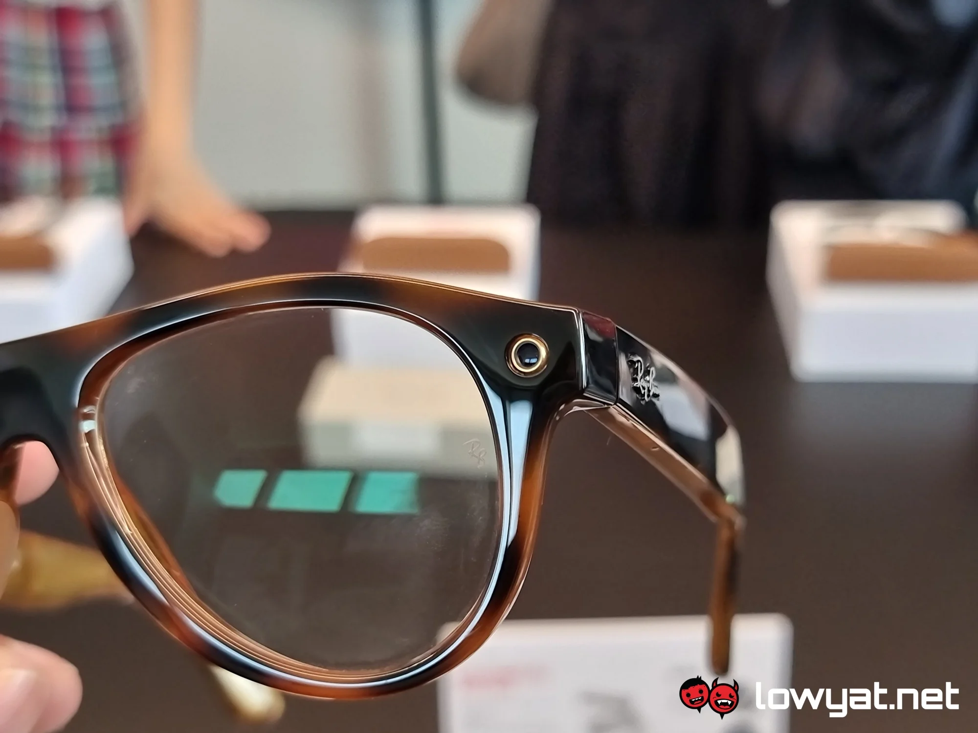 Meta Announces Ray-Ban, Oakley Smart Glasses For Malaysian Market 4 Meta Announces Ray-Ban, Oakley Smart Glasses